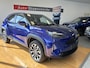 Toyota Yaris Cross Style 1.5 Hybrid - BOMVOL - 2025 model met het GROOTSTE SCHERM ! - draadloos tel. laden - 17 inch