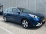 Kia Niro 1.6 GDi Hybrid First Edition / Navigatie / Parkeer sensoren achter / Half leer / Trekhaak