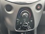 Toyota Aygo 1.0 VVT-i x-play | Navigatie | Bluetooth | Parkeercamera | Airco | Elektrische buitenspiegels |