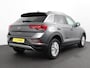 Volkswagen T-Roc 1.5 TSI 150pk DSG Life | Navigatie | Apple Carplay/Android Auto | Adaptive Cruise Control | Trekhaak | Parkeersensoren | Stoelverwarming | Ledverlichting | Getinte ramen | Climate Control |