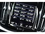 Volvo XC60 2.0 Recharge T8 AWD R-Design | Pilot Assist | Camera | Trekhaak | B&W |
