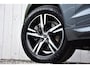 Volvo XC60 2.0 Recharge T8 AWD R-Design | Pilot Assist | Camera | Trekhaak | B&W |