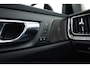Volvo V60 2.0 T8 Plug-in hybrid AWD Ultra Dark | Pano-dak | Head-up | 360 camera | Trekhaak | H&K Audio |