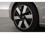 Volvo V60 2.0 T8 Plug-in hybrid AWD Ultra Dark | Pano-dak | Head-up | 360 camera | Trekhaak | H&K Audio |