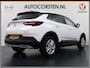Opel Grandland X T131PK Apple Carplay Android Auto AGR-Comfortstoel Camera Navi Ecc Cruise Control Pdc DAB+ Regen-Lichtsensor Lane Assist Led Verkeersbord detectie Bluetooth Privacy Glas Lmv 17" Elegance 1e Eigenaar Origineel Nederlandse auto Euro 6