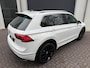 Volkswagen Tiguan 2.0 TSI 4-Motion 3xR-Line 220 Pk Pano/ACC/Head Up/Trekhaak/LED/Camera/Navigatie/Car Play/PDC/20 Inch/Apk 05-2026