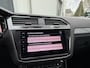 Volkswagen Tiguan 2.0 TSI 4-Motion 3xR-Line 220 Pk Pano/ACC/Head Up/Trekhaak/LED/Camera/Navigatie/Car Play/PDC/20 Inch/Apk 05-2026