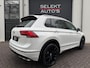 Volkswagen Tiguan 2.0 TSI 4-Motion 3xR-Line 220 Pk Pano/ACC/Head Up/Trekhaak/LED/Camera/Navigatie/Car Play/PDC/20 Inch/Apk 05-2026
