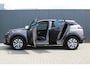 Peugeot 2008 1.2 Active | incl. 12 maanden garantie | Trekhaak | Navigatie | Cruise control | DAB+ | Airco | Parkeersensoren | Isofix | LED koplampen | Apple carplay / Android auto | Dealer onderhouden |