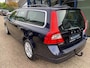 Volvo V70 2.5FT Momentum 230PK H.LEER / ECC / PDC / TREKHAAK