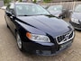 Volvo V70 2.5FT Momentum 230PK H.LEER / ECC / PDC / TREKHAAK