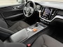 Volvo V60 2.0 B3 Momentum / NL Auto / Wegklapbare Trekhaak / Android Auto/ Apple Carplay /
