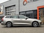Volvo V60 2.0 B3 Momentum / NL Auto / Wegklapbare Trekhaak / Android Auto/ Apple Carplay /