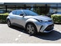 Toyota C-HR 2.0 Hybrid Style Bi-Tone | Rijklaar | Blind Spot | LED | Stoel-/stuurverw. | Apple/Android | Keyless | Parksens. v+a