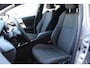 Toyota C-HR 2.0 Hybrid Style Bi-Tone | Rijklaar | Blind Spot | LED | Stoel-/stuurverw. | Apple/Android | Keyless | Parksens. v+a