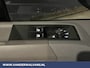Volkswagen Crafter 2.0 TDI 141pk L4H3 L3H2 Euro6 ** Airco | 3000kg trekhaak | Cruisecontrol | Parkeersensoren Bijrijdersbank