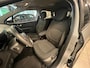 Renault Captur 0.9 TCe Limited Prijs is rijklaar Incl. 6 Maanden Bovag garantie, Onderhoudsbeurt & Nieuwe APK. Navigatie, Airco.