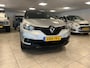 Renault Captur 0.9 TCe Limited Prijs is rijklaar Incl. 6 Maanden Bovag garantie, Onderhoudsbeurt & Nieuwe APK. Navigatie, Airco.