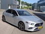 Mercedes-Benz A-klasse 180 Business Solution AMG Automaat, Camera, Sfeerverlichting, Navigatie, Multimedia, Airco/ECC, CruiseControl, Leder/Alcantara, Parkeersensoren, LM-velgen
