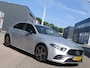 Mercedes-Benz A-klasse 180 Business Solution AMG Automaat, Camera, Sfeerverlichting, Navigatie, Multimedia, Airco/ECC, CruiseControl, Leder/Alcantara, Parkeersensoren, LM-velgen