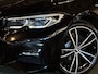 BMW 3-Serie Touring 318i High Executive M-Sport Leder Head Up Elek Stoel 19 inch