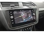 Volkswagen Tiguan 1.5 TSI 150pk Highline R Line Aut. [ LED Virtual Dynaudio Trekhaak ]