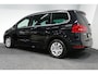 Volkswagen Sharan 1.4 TSI Comfortline 7p. / Derde zitrij / Apple Carplay - Andriod Auto / Stoelverwarming / Cruise Control / Climatronic / 16'' LMV / Elektr. achterklep / Parkeersensoren v + a / Schuifdeur links & rechts / Licht & zicht pakket / Privacy glas / Auto Hold