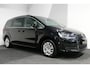 Volkswagen Sharan 1.4 TSI Comfortline 7p. / Derde zitrij / Apple Carplay - Andriod Auto / Stoelverwarming / Cruise Control / Climatronic / 16'' LMV / Elektr. achterklep / Parkeersensoren v + a / Schuifdeur links & rechts / Licht & zicht pakket / Privacy glas / Auto Hold