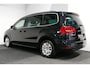 Volkswagen Sharan 1.4 TSI Comfortline 7p. / Derde zitrij / Apple Carplay - Andriod Auto / Stoelverwarming / Cruise Control / Climatronic / 16'' LMV / Elektr. achterklep / Parkeersensoren v + a / Schuifdeur links & rechts / Licht & zicht pakket / Privacy glas / Auto Hold