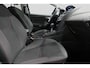 Ford Focus 1.5 Red Edition / Orig. Nederlands / Speciale uitvoering / Black Style / Navigatie / Cruise Control / 18'' LMV / Sportstoelen / Parkeerassistent / Parkeersensoren v+ a / Buitenspiegels elektr. inklap- & verwarmbaar / Airco / Dakspoiler / Privacy glas / Best. stoel in hoogte verstelbaar / Racing Red