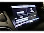 Ford Focus 1.5 Red Edition / Orig. Nederlands / Speciale uitvoering / Black Style / Navigatie / Cruise Control / 18'' LMV / Sportstoelen / Parkeerassistent / Parkeersensoren v+ a / Buitenspiegels elektr. inklap- & verwarmbaar / Airco / Dakspoiler / Privacy glas / Best. stoel in hoogte verstelbaar / Racing Red