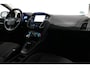 Ford Focus 1.5 Red Edition / Orig. Nederlands / Speciale uitvoering / Black Style / Navigatie / Cruise Control / 18'' LMV / Sportstoelen / Parkeerassistent / Parkeersensoren v+ a / Buitenspiegels elektr. inklap- & verwarmbaar / Airco / Dakspoiler / Privacy glas / Best. stoel in hoogte verstelbaar / Racing Red