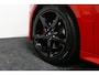 Ford Focus 1.5 Red Edition / Orig. Nederlands / Speciale uitvoering / Black Style / Navigatie / Cruise Control / 18'' LMV / Sportstoelen / Parkeerassistent / Parkeersensoren v+ a / Buitenspiegels elektr. inklap- & verwarmbaar / Airco / Dakspoiler / Privacy glas / Best. stoel in hoogte verstelbaar / Racing Red
