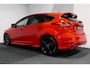 Ford Focus 1.5 Red Edition / Orig. Nederlands / Speciale uitvoering / Black Style / Navigatie / Cruise Control / 18'' LMV / Sportstoelen / Parkeerassistent / Parkeersensoren v+ a / Buitenspiegels elektr. inklap- & verwarmbaar / Airco / Dakspoiler / Privacy glas / Best. stoel in hoogte verstelbaar / Racing Red