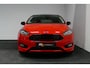 Ford Focus 1.5 Red Edition / Orig. Nederlands / Speciale uitvoering / Black Style / Navigatie / Cruise Control / 18'' LMV / Sportstoelen / Parkeerassistent / Parkeersensoren v+ a / Buitenspiegels elektr. inklap- & verwarmbaar / Airco / Dakspoiler / Privacy glas / Best. stoel in hoogte verstelbaar / Racing Red
