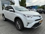 Toyota RAV4 2.5 HYBRID AWD EXECUTVE AFN-TREKHAAK 1650KG TREKGEW BLIND-SPOT PARK-SENSOREN STOELVERW 360° CAMERA LEDER MEMORY JBL-AUDIO NAVI AD-CRUISE NL-AUTO 1E-EIG