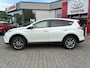 Toyota RAV4 2.5 HYBRID AWD EXECUTVE AFN-TREKHAAK 1650KG TREKGEW BLIND-SPOT PARK-SENSOREN STOELVERW 360° CAMERA LEDER MEMORY JBL-AUDIO NAVI AD-CRUISE NL-AUTO 1E-EIG