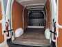 Renault Master 2.3 - 135PK T35 dCi L2H2 Work Edition | BPM VRIJ | Navi | Trekhaak | Camera | Airco | Cruise Control | Volledig Betimmerd | Licht & Regen Sensor | Apple CarPlay/Android Auto |
