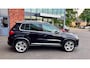 Volkswagen Tiguan 1.4 TSI 3x R line | Nieuwe Ketting | Keyless | Trekhaak | Leer | Xenon | Camera