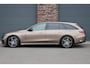 Mercedes-Benz E-klasse 300 e AMG Line Aut9 | MBUX Hyperscreen | Distronic+ | Burmester | Panoramadak | Memory | 3D-Display | Trekhaak | Digital Light | HUD | Surround Camera |