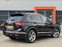 Volkswagen Tiguan 1.4 TSI 4Motion Highline R-Line / NL Auto / 2000kg Trekgewicht / Trekhaak Wegklapbaar / Schuifkanteldak / Android Auto/Applecarplay / Digital Cockpit / Navi /
