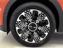 Fiat 600 600e EV La Prima 54 kWh 156 pk | Navigatie | Achteruitrijcamera | Accu 97% | Voorstoelen Verwarmd | LED Koplampen | Elektrische Achterklep met Sensor | Keyless Entry/Start | Dodehoek Detectie | Adaptieve Cruise Control | 18" Lichtmetalen Velgen | Apple Carplay/Android Auto |