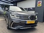 Volkswagen Tiguan 1.5 TSI R-Line nieuw model/ IQled/trekhaak/camera