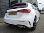 Mercedes-Benz A-klasse 200 Business Solution AMG / AUT / NAV / PDC 2x / Camera / Sfeerverlichting