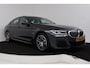 BMW 5-Serie 530e Business Edition Plus (PANO, CAMERA, COMFORTSTOELEN, STOELVERWARMING, SFEERVERLICHTING, DEALER ONDERHOUDEN)
