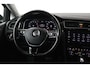 Volkswagen Golf 1.5 TSI Highline Business R (PARKEERSENSOREN, STOELVERWARMING, NAVIGATIE, AUTOMAAT, DIGITAAL DASHBOARD, CRUISE)