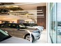 Land Rover Range Rover Velar P250 Turbo AWD R-Dynamic Carbon Edition | Afneembare trekhaak | Panoramisch schuif-/kanteldak | 24 maanden Land Rover Approved garantie