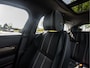Land Rover Range Rover Velar P250 Turbo AWD R-Dynamic Carbon Edition | Afneembare trekhaak | Panoramisch schuif-/kanteldak | 24 maanden Land Rover Approved garantie