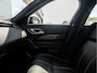 Land Rover Range Rover Velar P250 Turbo AWD R-Dynamic Carbon Edition | Afneembare trekhaak | Panoramisch schuif-/kanteldak | 24 maanden Land Rover Approved garantie
