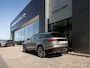 Land Rover Range Rover Velar P250 Turbo AWD R-Dynamic Carbon Edition | Afneembare trekhaak | Panoramisch schuif-/kanteldak | 24 maanden Land Rover Approved garantie